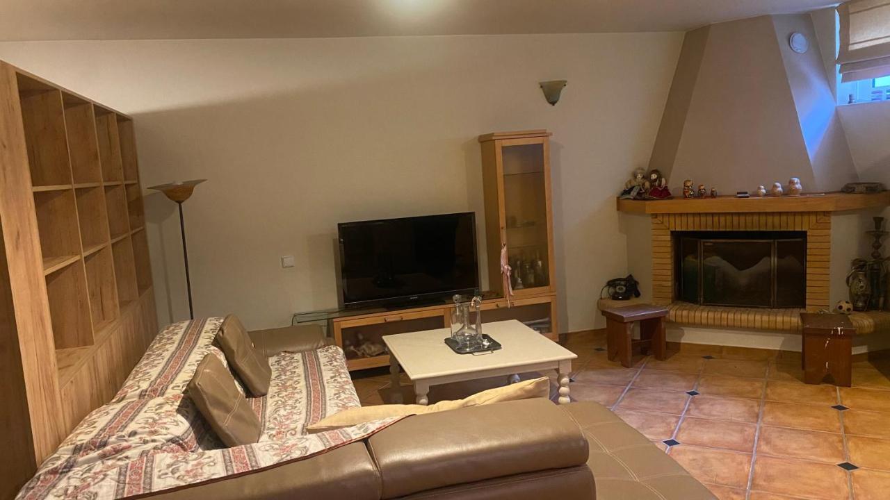 Seaside Family Apartment - Kalamata Faraí Екстериор снимка
