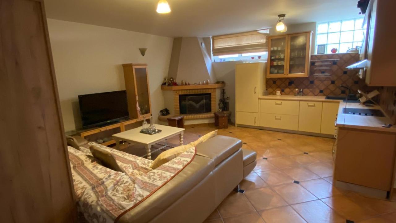 Seaside Family Apartment - Kalamata Faraí Екстериор снимка
